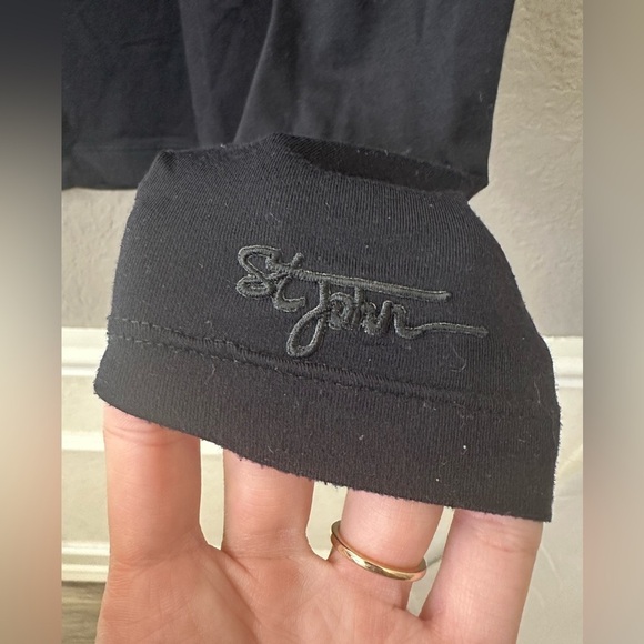 ST JOHN SPORT by MARIE GRAY - black Turtleneck Womens Top Size medium Classic - Picture 3 of 7